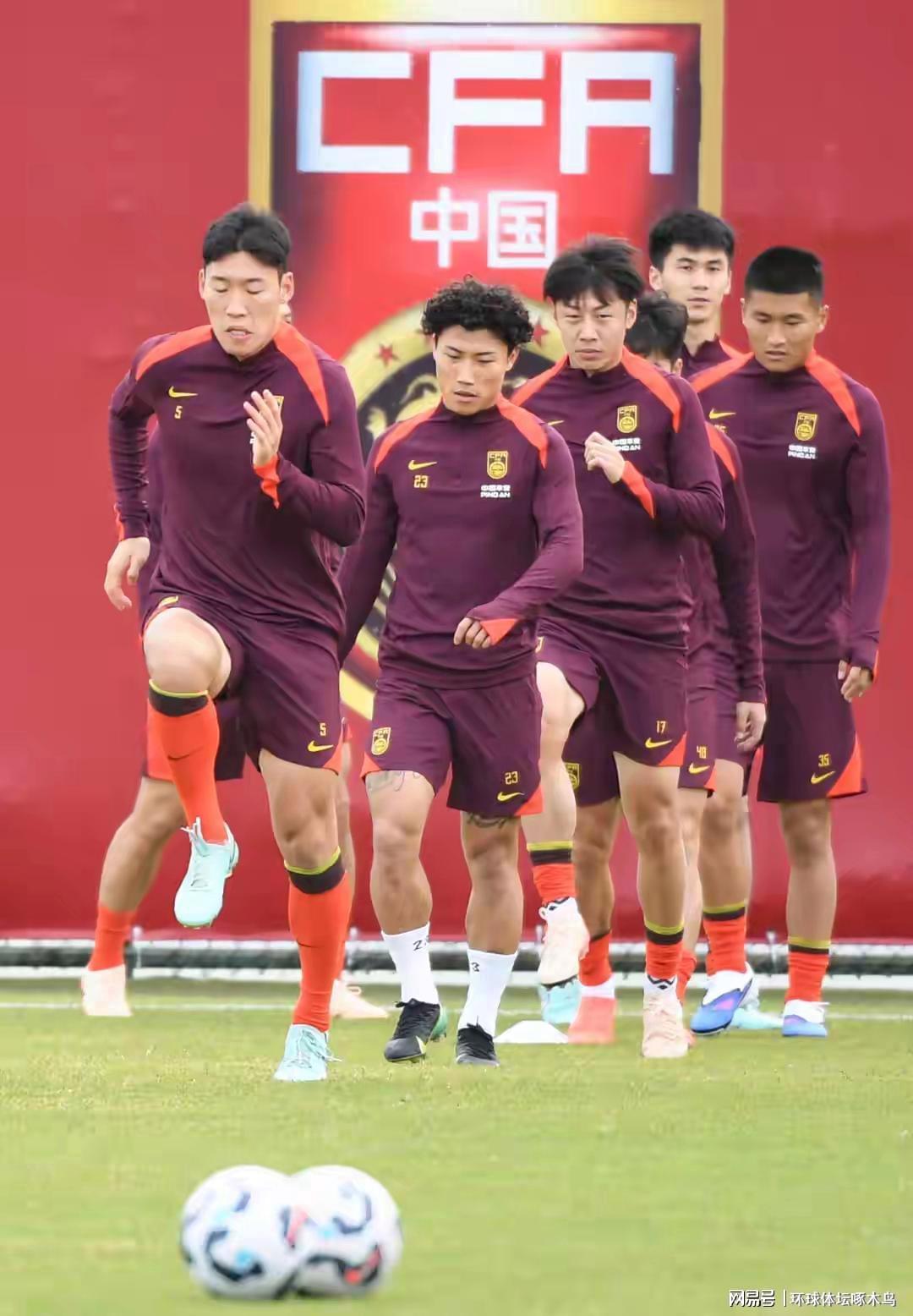 罗马诺：纽卡接近签下阿贾克斯18岁中场斯图尔，总价超2500万欧