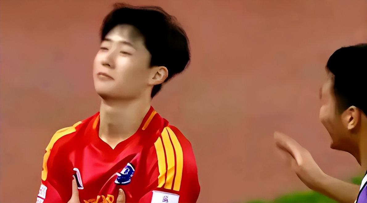 大合同悬了,首发也没了?火箭13+6前锋迎激烈竞争,难逃替补命运
