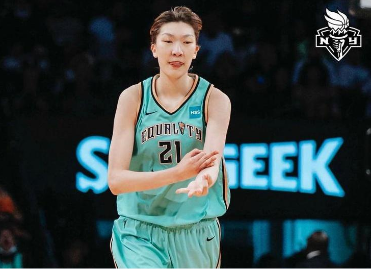 福克斯失误挨骂 称不受影响准备救赎