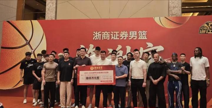 3队交易框架：字母哥去绿凯，杨瀚森换队！火箭被冷落，无缘巨星