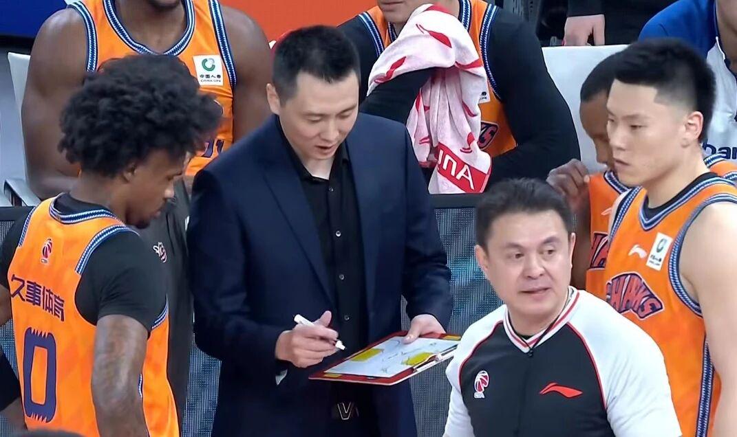 快船也可能会加入字母哥交易,他们会成为杰伦