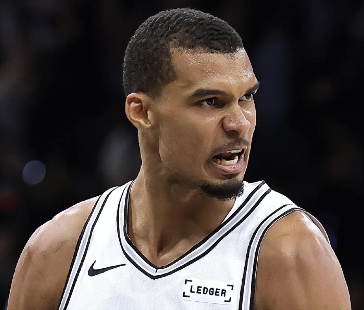 NBA曝多消息 总决G5字母哥交易