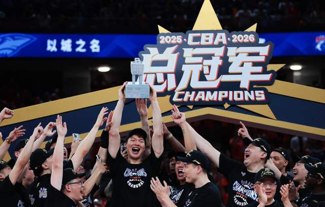 19岁意中锋退NBA选秀加盟NCAA