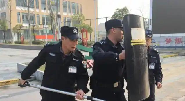名记晒潜在三方交易框架:瀚森加盟雄鹿 字母入绿军布朗去开拓者