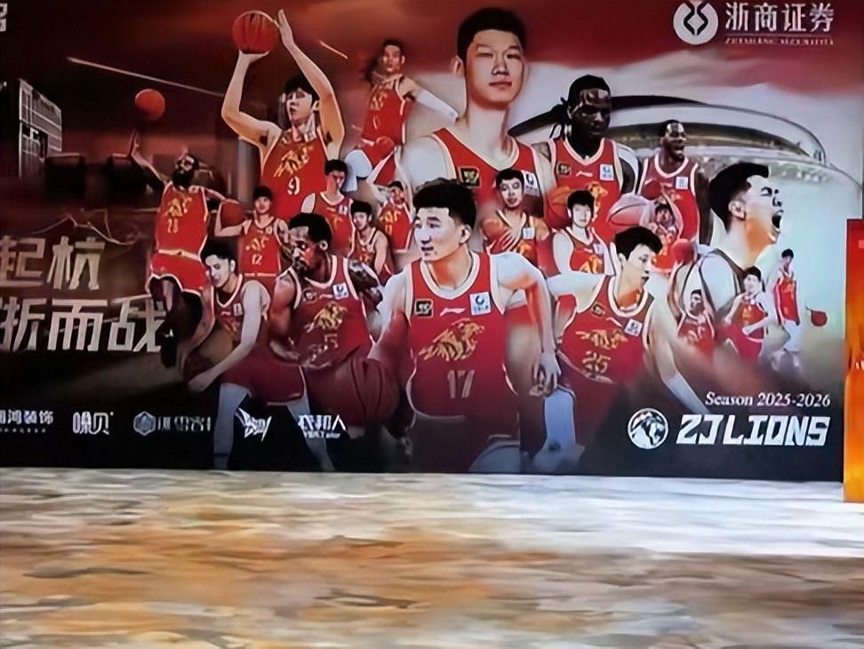 U17男篮虐委内瑞拉！张懿赵杰+2将齐爆，多人贡献，吕飞燕下替补