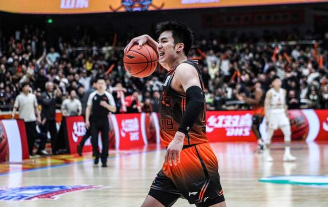 华体会体育-吐槽:1.78亿 ,篮网要签里弗斯?文班少林功夫白练了!