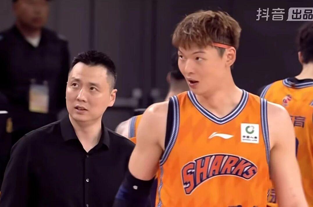 3年2.2亿!曝三方交易啊!杰伦布朗或换字母哥