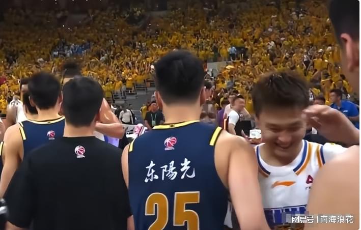 尼克斯成NBA首支赛季双冠王