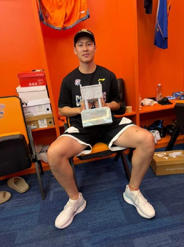 KAT夺冠扎心巴特勒!36岁已负价值?美媒模拟方案:换布朗搭3首轮