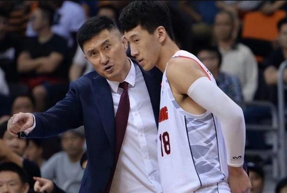 特雷·杨4900万选项在即 奇才面临合同考验