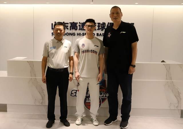 因熊猫结缘,德甲新军埃尔沃斯贝格俱乐部董事会成员:期待与成都开展更多合作